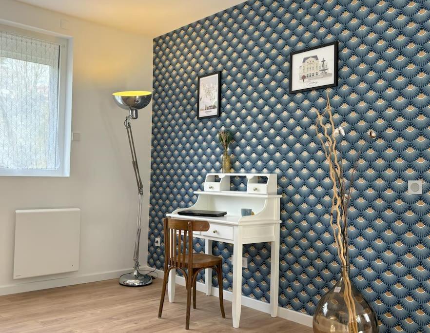Duplex Parapluies De Cherbourg Netflix Parking Экстерьер фото
